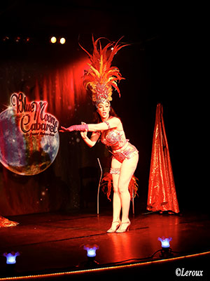 Impression of Ruby Colibri at he 14th edition of the Blue Moon Cabaret at the Blue Collar Hotel in Eindhoven - the Decadent Burlesque Soirée is produced by Boudoir Noir Production