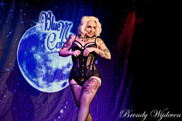 Blue Moon Cabaret - The Decadent Burlesque Soiree