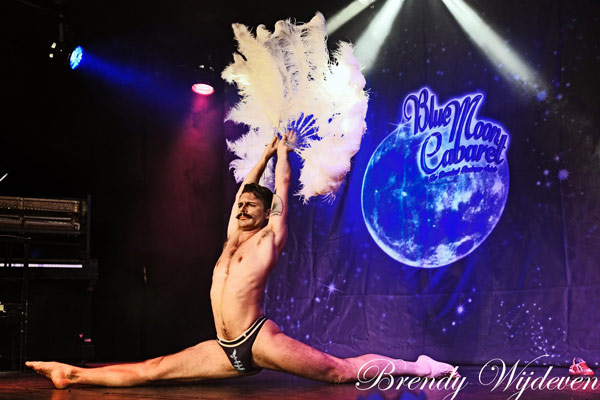 Blue Moon Cabaret - The Decadent Burlesque Soiree