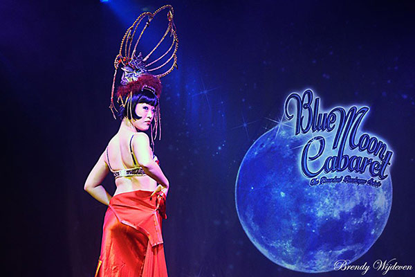 Boudoir Noir presents The Blue Moon Cabaret in Eindhoven - the decadent burlesque soiree 