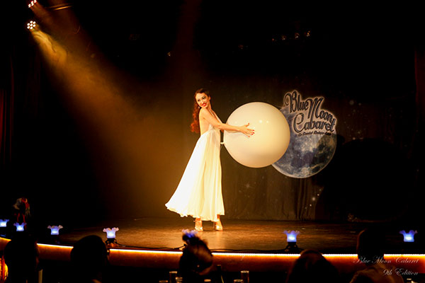 Boudoir Noir presents The Blue Moon Cabaret in Eindhoven - the decadent burlesque soiree 